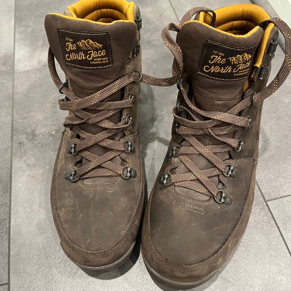 Back to Berkeley Leather Boots - Picture 2 of 8